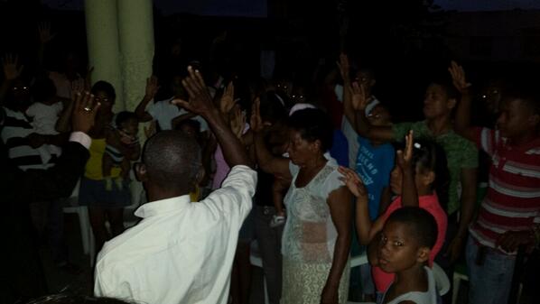 julyd981's tweet photo. Juramentacion la marina alfa 5 http://t.co/esjTc8xsIn