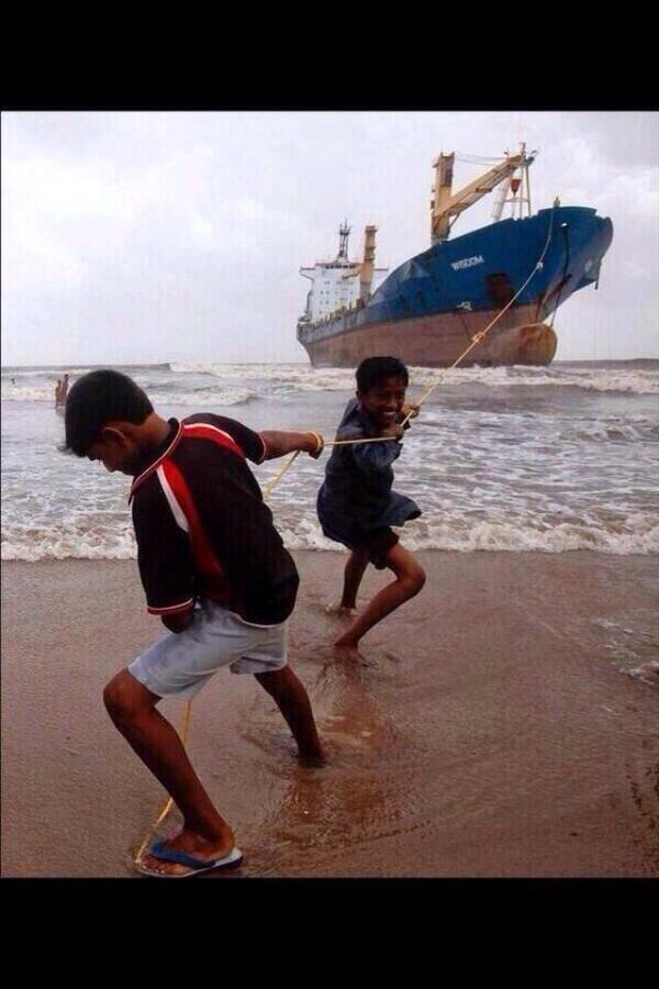 TeennssNotebook's tweet photo. Me trying to pull my grades up http://t.co/FgSgqVun3T