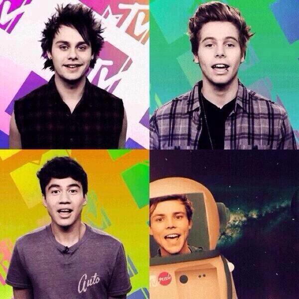 Ashton5SOS's tweet photo. Told you I was an astronaut and ya'll didn't believe me.. Boom ☺️🙈😉 http://t.co/ybIjebRbNy