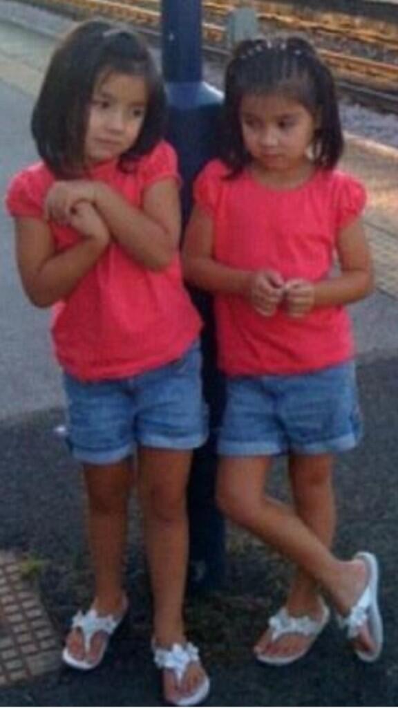 Jessicalin2341's tweet photo. Me and my twin sister!!! http://t.co/JtuoeqiVXD