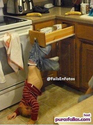 FailsEnFotos's tweet photo. A SABER QUE HA HECHO PARA ACABAR ASÍ JAJA http://t.co/BeUidt4j5b