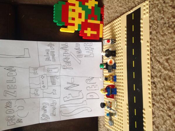 Cooki_jar's tweet photo. Made these lego minifigures http://t.co/FjKxfbzUlW