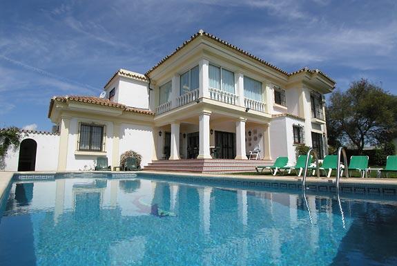 Clover_Estates's tweet photo. Houses in Spain - very cheap right now. Good time to buy! http://t.co/t15qx4qYjM