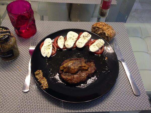 RyanLeonard84's tweet photo. Sterling effort from the tutmeister on a monday mind http://t.co/k8WzH3Ihxd