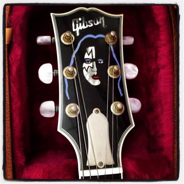 jeffkitts's tweet photo. @ace_frehley in the @GuitarWorld house today. http://t.co/Ap31GTFt7l