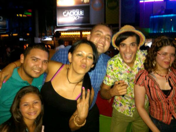 GabiA77's tweet image. Los #marmas con #platanococio y una infiltrada @caribeconcert @luis_incansable @mapalola5 @boticox @tavoxjaramillo