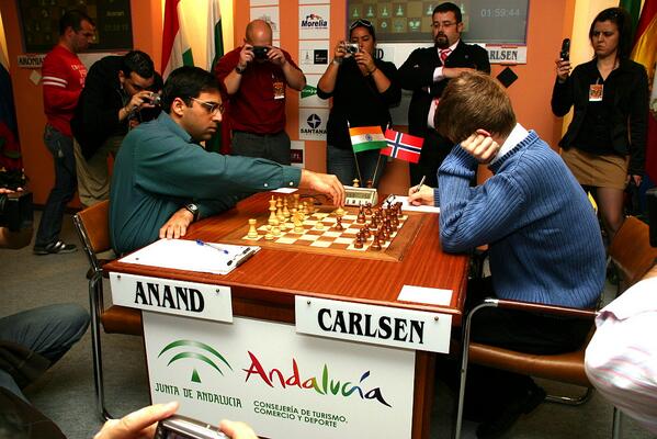 MagnusBondu's tweet photo. Here I am playing Viswanathan Anand. #MagnusFacts http://t.co/BeaWUVicxU