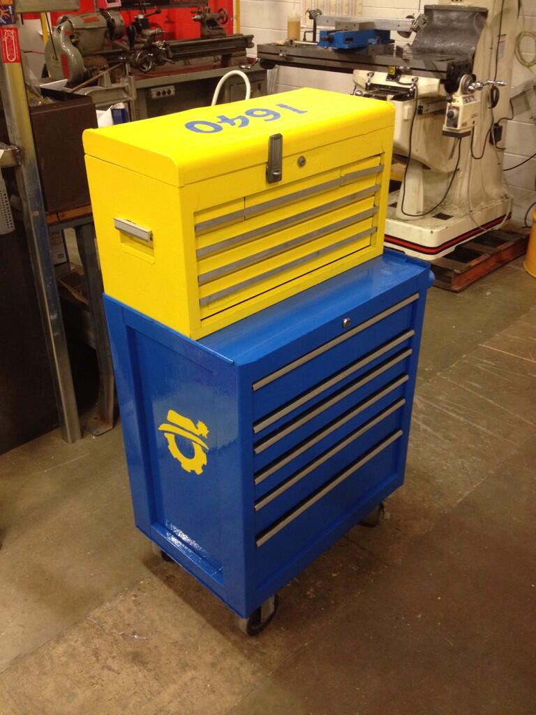 The team decided the ten year old tool boxes needed to be touched up! #good_as_new #FIRST #SabBotAge