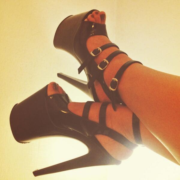 Two more nights left to see me dance at <a href="/foxclubmontana/">Fox Club Cabaret</a>... Come play ;)