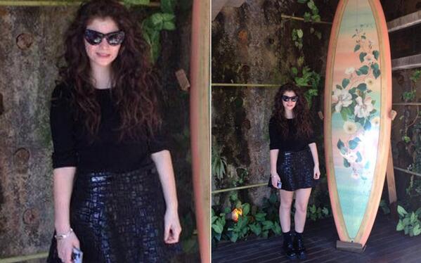 Lorde aproveita dia de folga para fazer compras em São Paulo abr.ai/1stSoEj