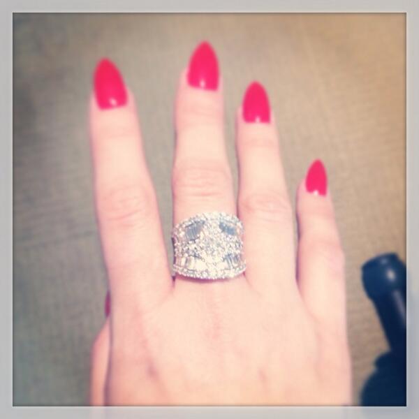 ddlovato tweet picture