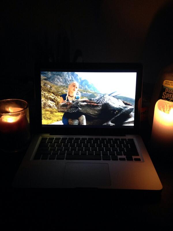 JungerGames's tweet image. No power no problem #gameofthrones #Daenerys 😍😍😍