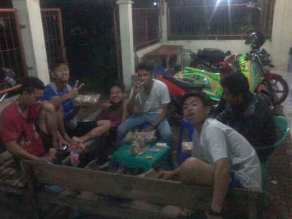 Ragamntr's tweet image. We are #WBUS \m/*beer*