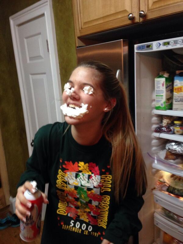rileyproshek's tweet photo. If I could explain how I feel about seeing one direction on October 1st in one picture http://t.co/VSA5qZ0eTE