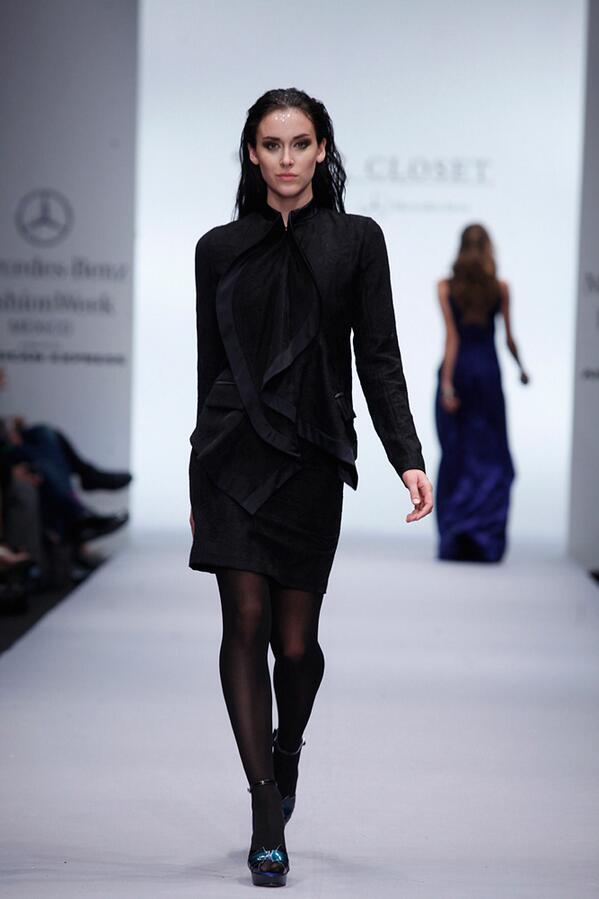 2bmodels's tweet photo. Ieva K walks in Royal Closet fashion show F/W 2014 in Mexico! http://t.co/A9ek5bv7Kw