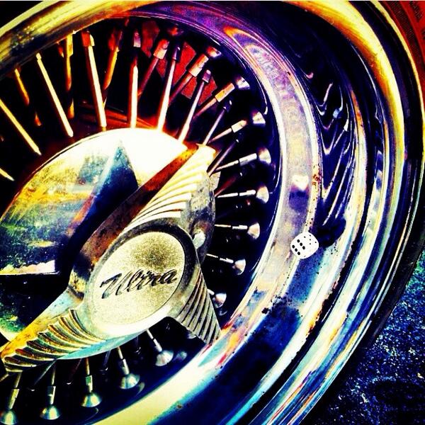 ElPoppaGrande's tweet photo. These are my beautiful yet old wheels 1986 ultra platinum wire wheels #MiniTruckin http://t.co/cqEP6YSs2n