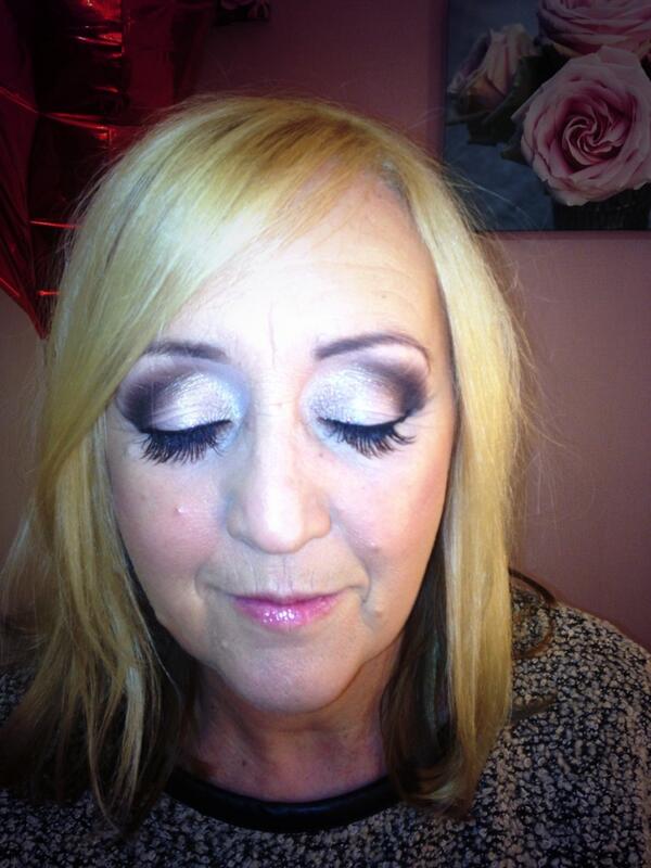 makeupbysj's tweet image. Appointments left for the weekend💄☺️