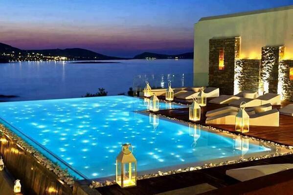 _Paisajes_'s tweet photo. Pasar una noche aqui en Semana Santa ... Naousa, Grecia. http://t.co/MdkKthd6Jr