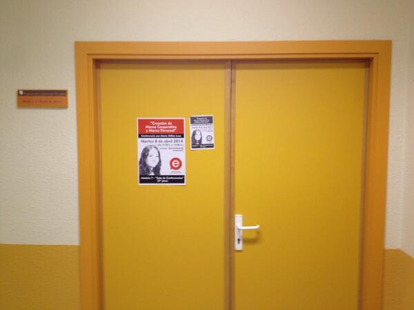 Estuemprende's tweet photo. Aquí esta la puerta del módulo 7. Os esperamos a todos a las 12:30 http://t.co/uxLH7QQlvL