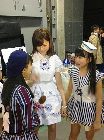 ぱるるnews On Twitter Akb48 Show のブログにぱるる登場 Http T Co Umkxgw4bfr Akb リクアワ取材記 Hktのなこみくちゃんにインタビューされているぱるる 笑 手をつないだりして可愛い 今度こそoaを Http T Co Efqanwvb8j Twitter