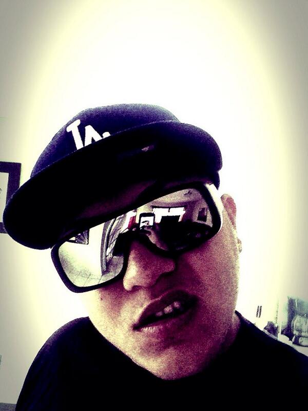 Banyolo's tweet photo. Ready pa partirle la pierna al que me meta el pie http://t.co/fESM7GV0d0