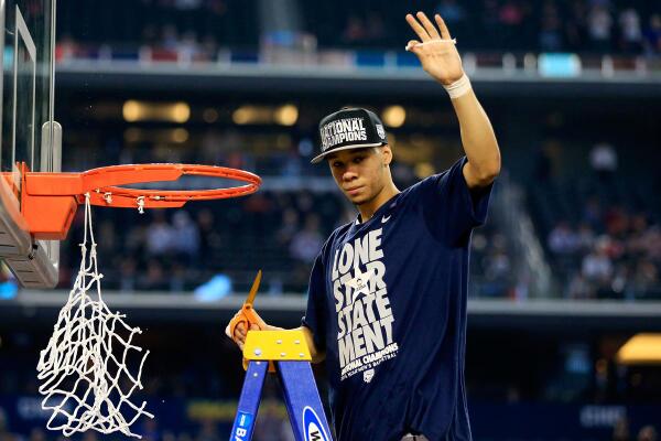 jwwSPORTSreport's tweet photo. @ShabazzN13 scores 22 points 6 rebounds 3 assist 3 steals and was named #FinalFour #MostValuablePlayer #MarchMadness http://t.co/6jQCpDKmqy