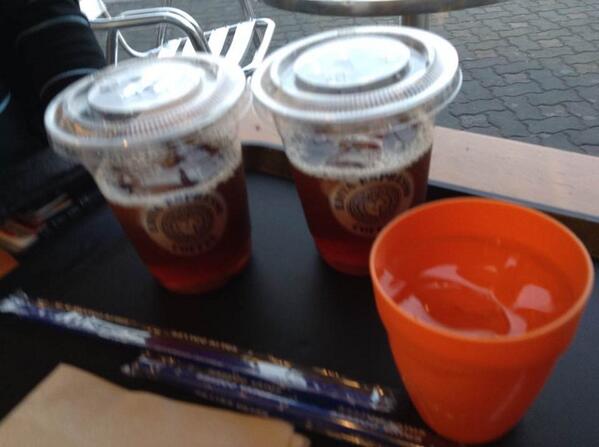 말도안되는한국에 커피샾.2300원말도안되는아이스티.절대가고싶지않은커피샾 이디*
@EDIYA_COFFEE  #Seoul #이디야 커피