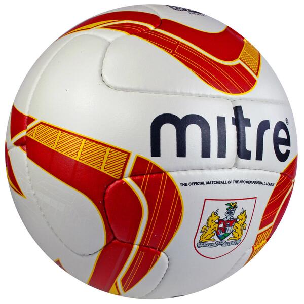 MitreSports's tweet photo. FOLLOW&amp;RETWEET for chance to win 2012/13 #FootballLeague Bristol City @bcfctweets #DeltaV12 #Football Ends midnight http://t.co/0NWwbcKrSM