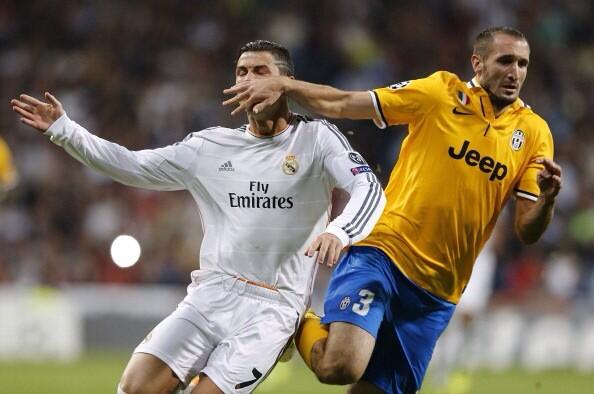 GiuseppeRigill0's tweet photo. #chiellinipuó ma solo in @SerieA_TIM con @AIA_it http://t.co/loj6gxX1Dw