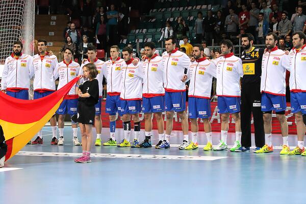 Bertrand_Delh's tweet photo. La @SwissHandball en 168 photos >>> http://t.co/MxIwWkeVm9 cc @A9Garcia @gonzalopdv @JoanCanellas #handball http://t.co/6VJBORephv