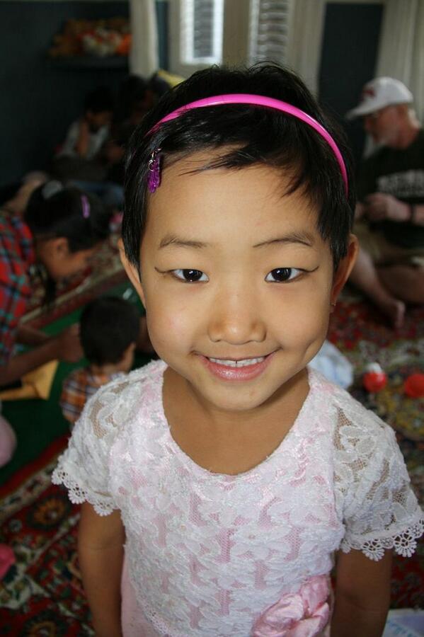 LoveJusticeIntl's tweet image. Without any family help her mother took her work with her every day. #TinyOnes #FocusOnTheTinyOnes