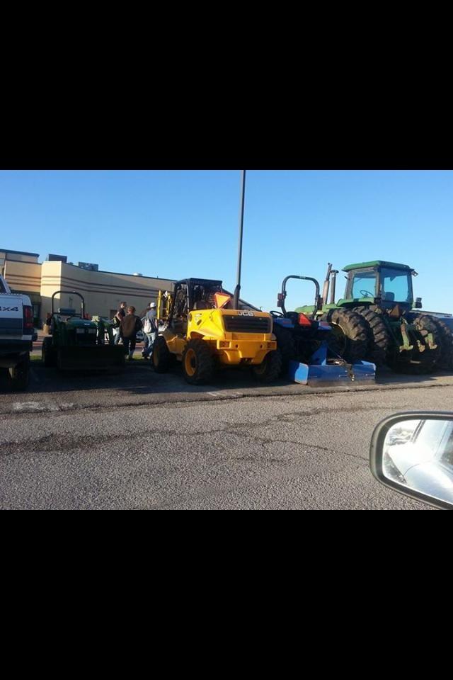 WiseCountyProbs's tweet photo. tractors are the preferred method of travel.  #WiseCountyProbs http://t.co/WGTQ8I4DhR