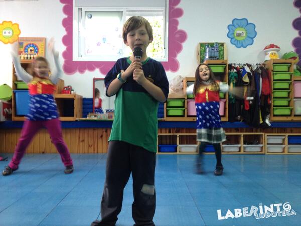 ociolaberinto's tweet photo. Clases y ensayo de teatro en LAS EXTRAESCOLARES DE LABERINTO!!! http://t.co/CV1tA0dXz3