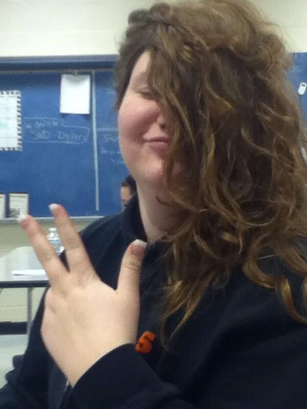 jenniemehaffie's tweet image. @Michelle_Lynn22  rocking the comb over #damngirl #gitinit