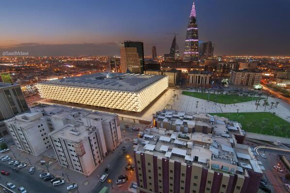 أمات الحب عشاقا * وحبك أنت أحياني 
ولو خيرت في وطن * لقلت هواك أوطاني
@Riyadh_online <a href="/Fnon_/">Рома Макаров</a> @ArRiyadh_ADA <a href="/KFNLGOV/">مكتبة الملك فهد الوطنية</a>