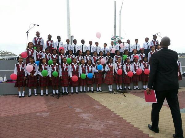 cebenezercolon's tweet photo. @rmartinelli Coro del Colegio Bilingüe Eben-Ezer de Colón en la inauguración del Corredor de Colón. http://t.co/YBWaJMcPn4