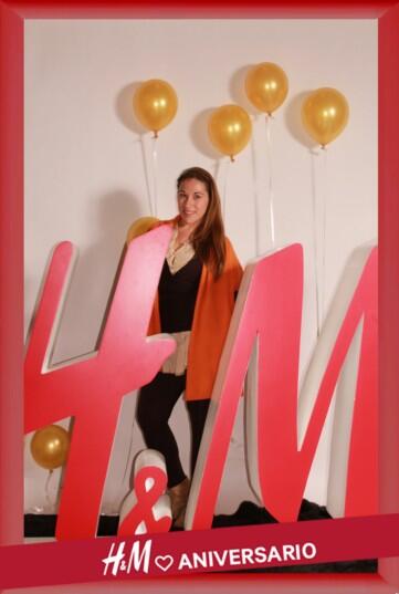 hmchile's tweet photo. Francisca Aros,ya está celebrando #HMAniversario en nuestro estudio de fotos http://t.co/WKwXk64pBW