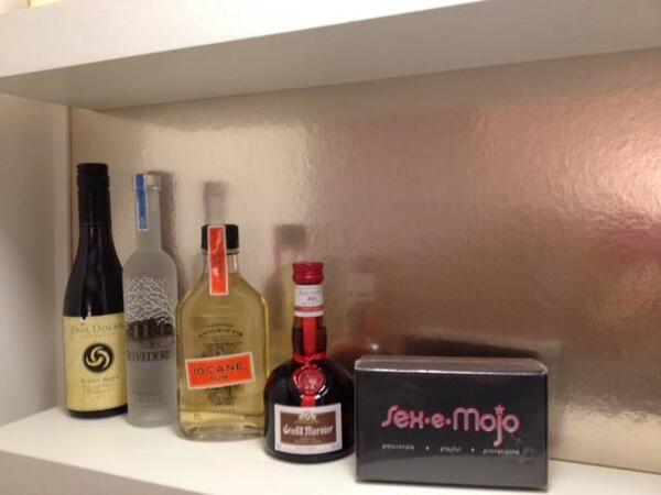 SexeMojo1's tweet photo. @IHMarketingTeam We offer luxury, #passion #packages for couples. Found in #hotel minibars. http://t.co/DCPLZ2CS68