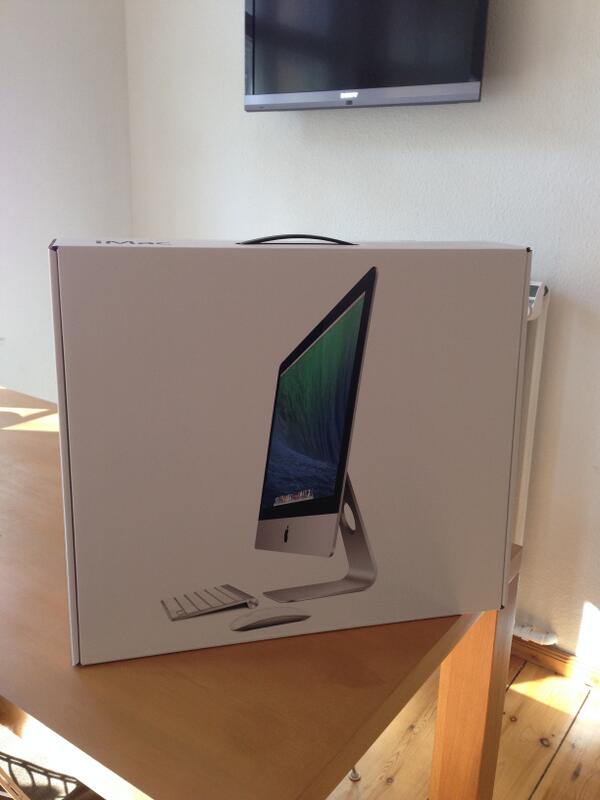 vonDobrowolski's tweet image. Dieser Moment… wenn man seinen ersten #iMac auspackt! #GoodbyeWindows
