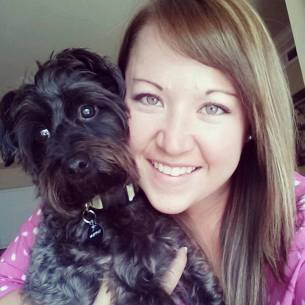 _RachelAnnie_'s tweet image. Reunited! Love this little guy so much! #dogchild #murphyman