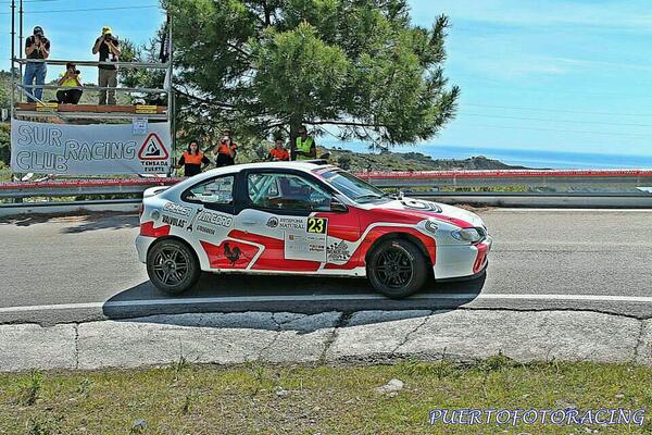 SurRacingClub's tweet photo. #subidapeñasblancas Renault megane de nuestro compañero y amigo @ManuNietoSanche http://t.co/5TVY1dOAui