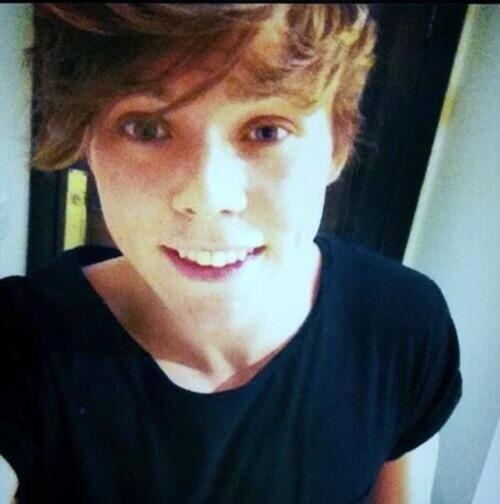 michnjugdr's tweet photo. Ma cosa sei? @Ashnjugdr http://t.co/JPVlLY2HVP
