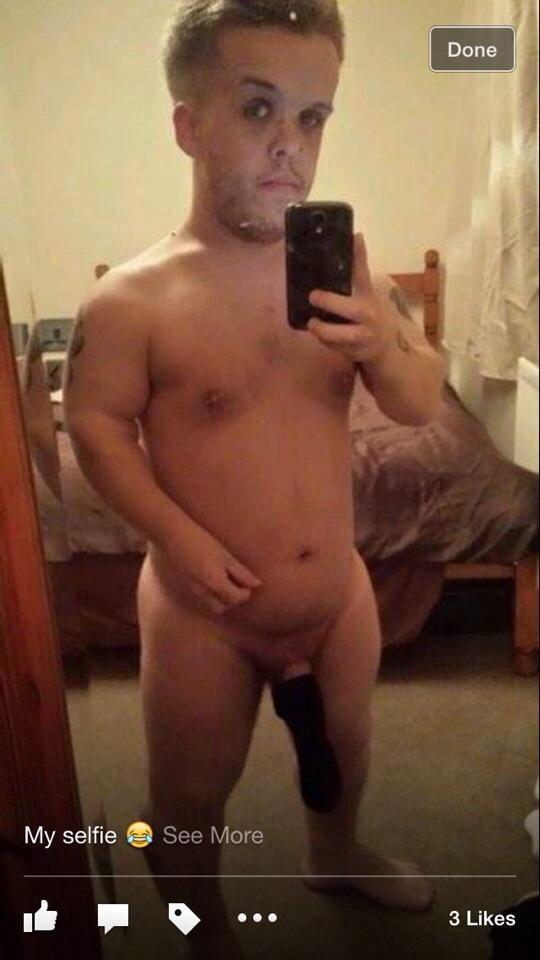 ives_danny's tweet photo. @Luke26Weller @leewils81 @reissy_boy77 @swilsonhammer @jsdyer7 @PaulPjhenry44 looks like Hadly took his own selfie http://t.co/wChYMDPWkV