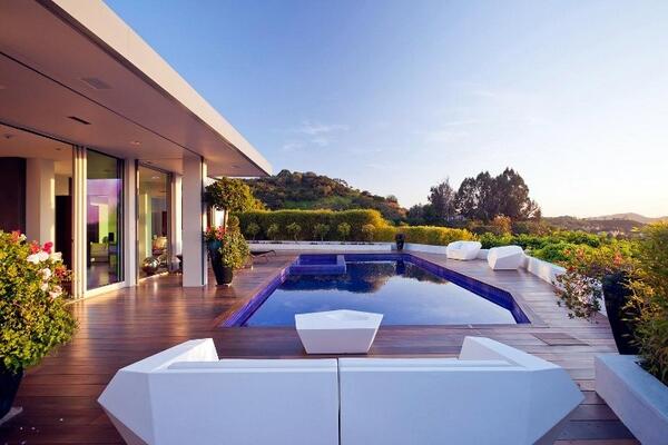 House in Beverly Hills by Jendretzki bit.ly/1hX3ugh #architecture #interiordesign Please RT