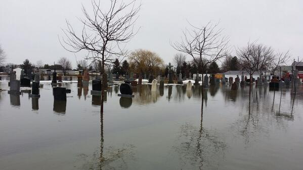 normandgrondin's tweet photo. Crue printanière au village de St-Clet, dans Vaudreuil-Soulanges. La plus importante depuis une vingtaine d'années. http://t.co/X9nYgWeftq