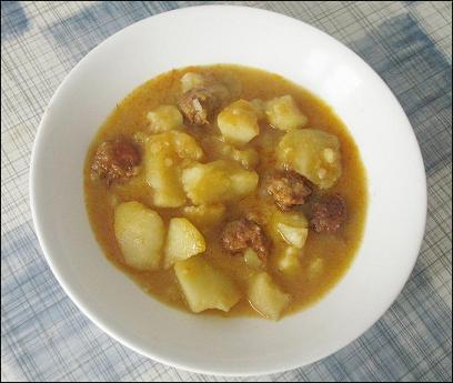 Patatas con chorizo