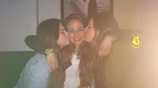 cris_gg94's tweet photo. @miriamjb94 @juliaPS10 buenas noches guapisimass :) http://t.co/GiEMV3ICct