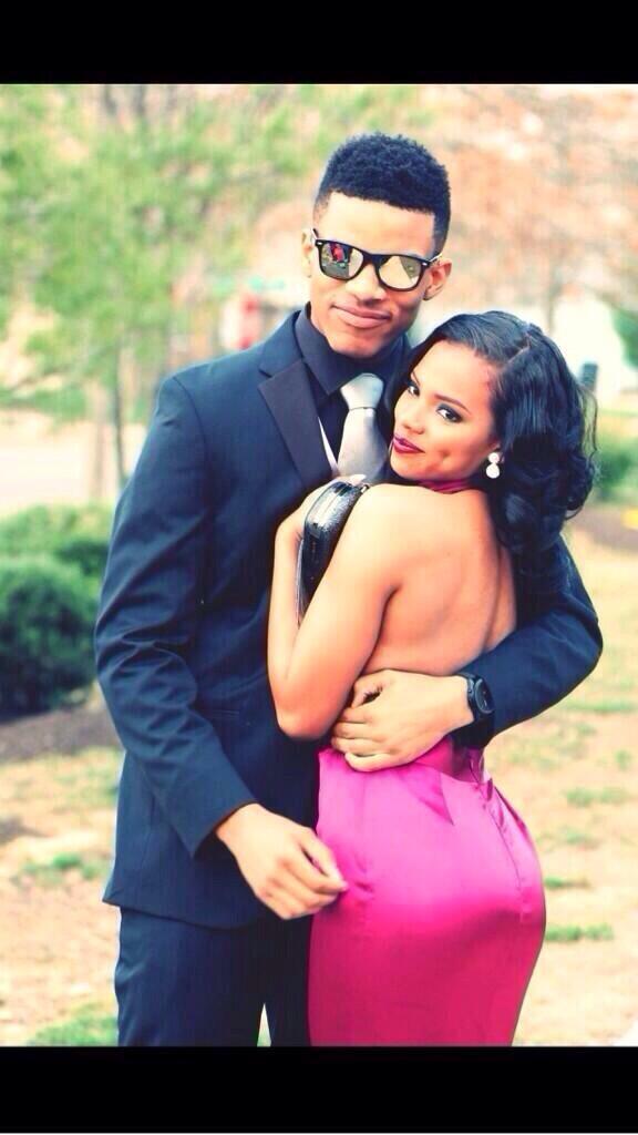 PromSeason's tweet image. she is beyond beautiful😍