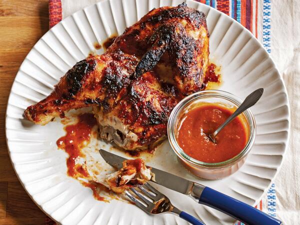taste_cooking's tweet photo. This tangy-sweet BBQ chicken will become a new #grilling fave: http://t.co/F0CYOb0OGI @FoodNetwork #choppedcookbook http://t.co/LKN5a3M0YI