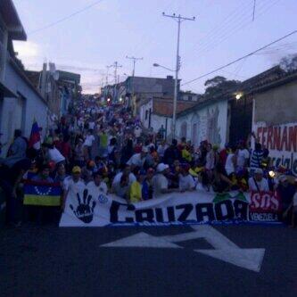 lateja_corrida's tweet photo. Cruzada Andina carrera 2 michelena 
6:51pm
Img de @JOSELUISRUIZ0

http://t.co/UTX44OrdQ0